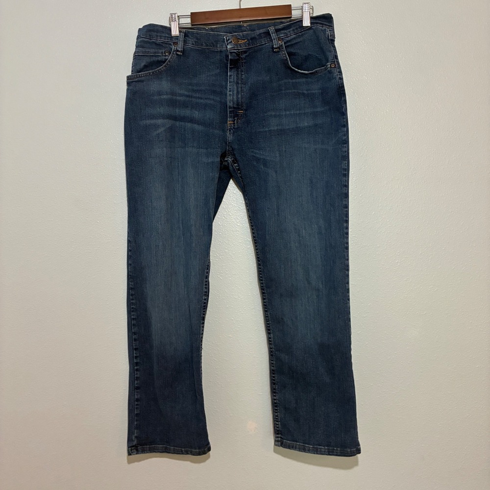 Wrangler Premium Quality Comfort Mens Jeans 36x29 Medium Wash Straight